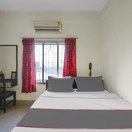 Capital O Kabita Guest House Near Acropolis Mall Колката Екстериор снимка