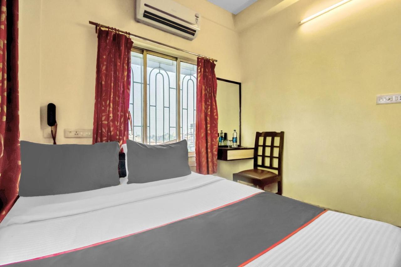 Capital O Kabita Guest House Near Acropolis Mall Колката Екстериор снимка