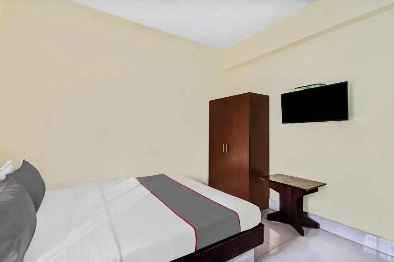 Capital O Kabita Guest House Near Acropolis Mall Колката Екстериор снимка