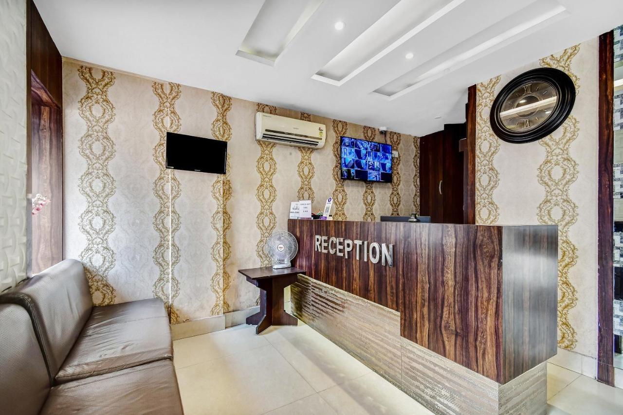 Capital O Kabita Guest House Near Acropolis Mall Колката Екстериор снимка