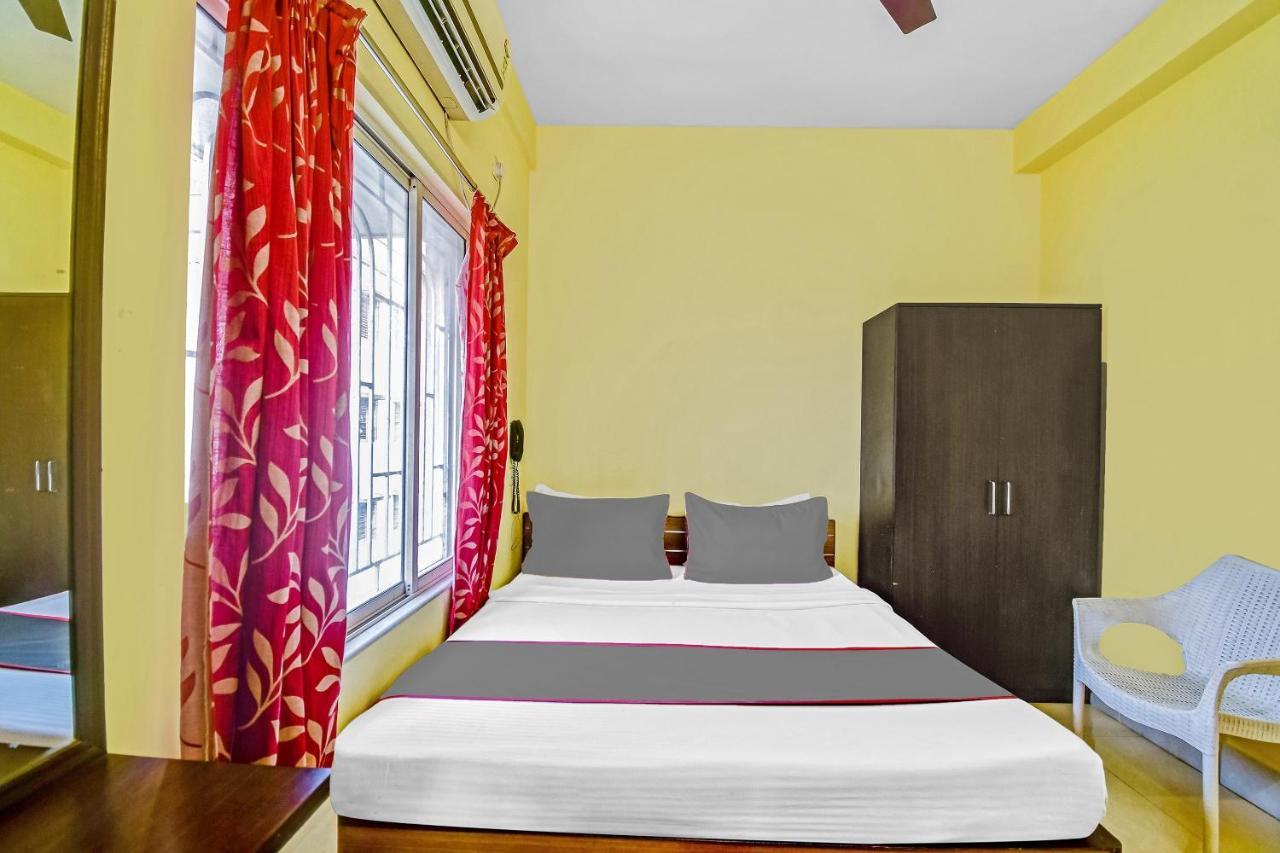 Capital O Kabita Guest House Near Acropolis Mall Колката Екстериор снимка