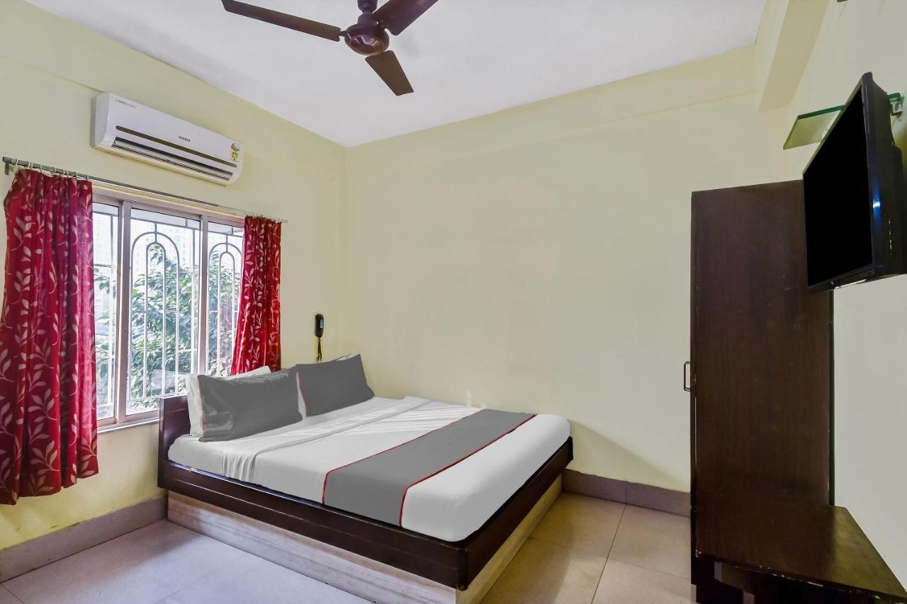 Capital O Kabita Guest House Near Acropolis Mall Колката Екстериор снимка