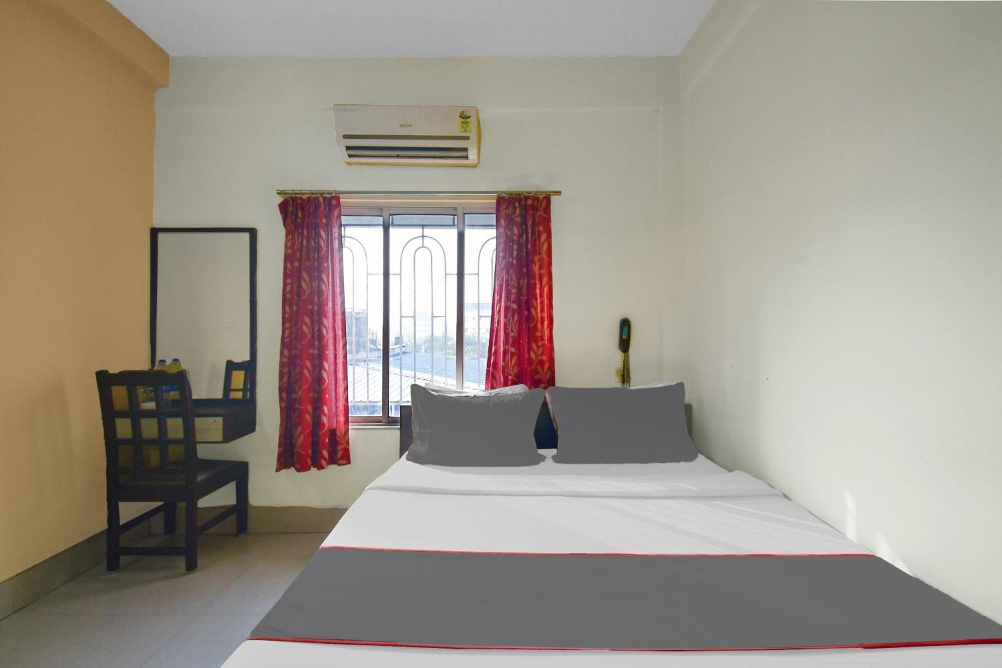 Capital O Kabita Guest House Near Acropolis Mall Колката Екстериор снимка