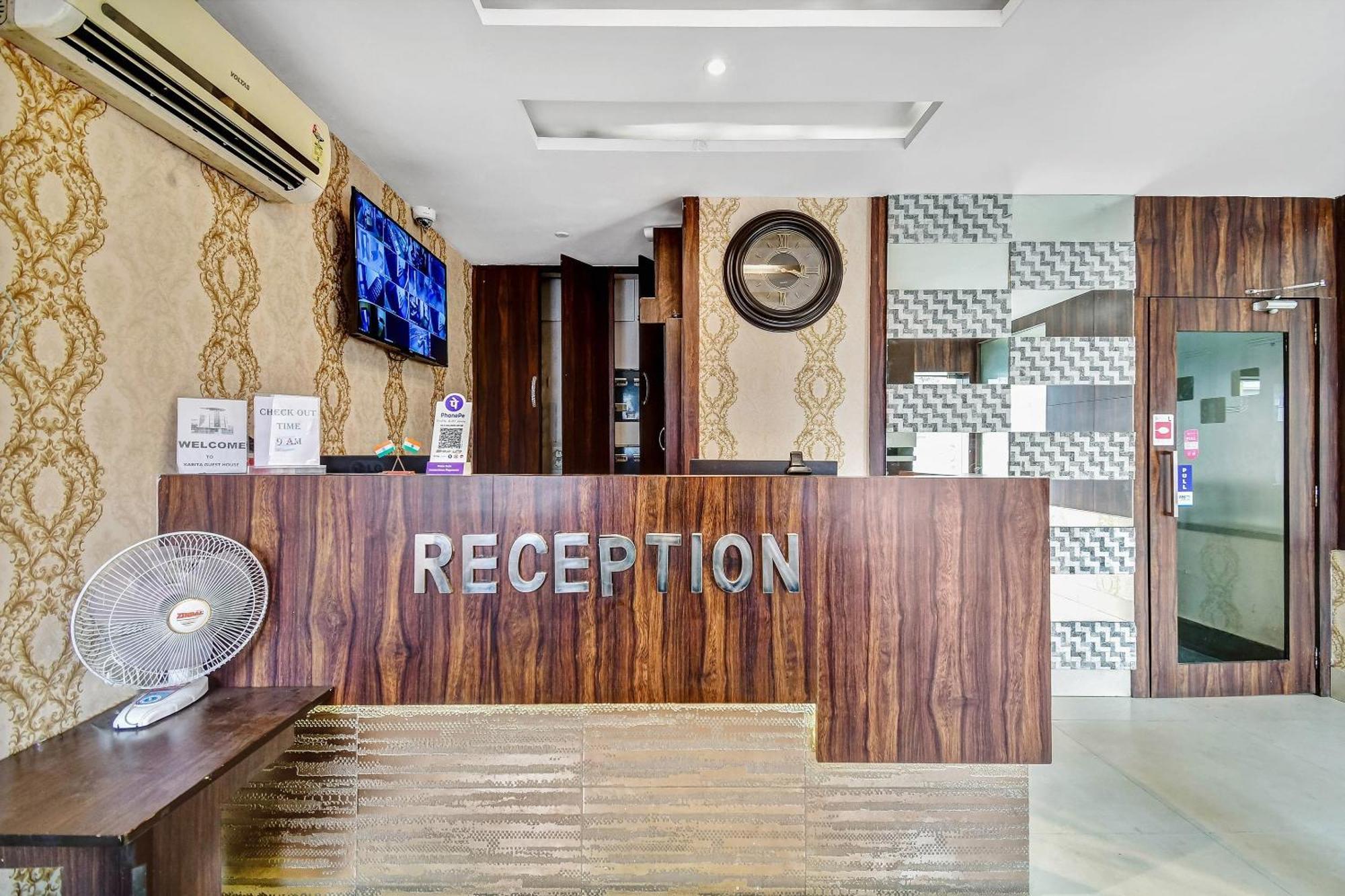 Capital O Kabita Guest House Near Acropolis Mall Колката Екстериор снимка