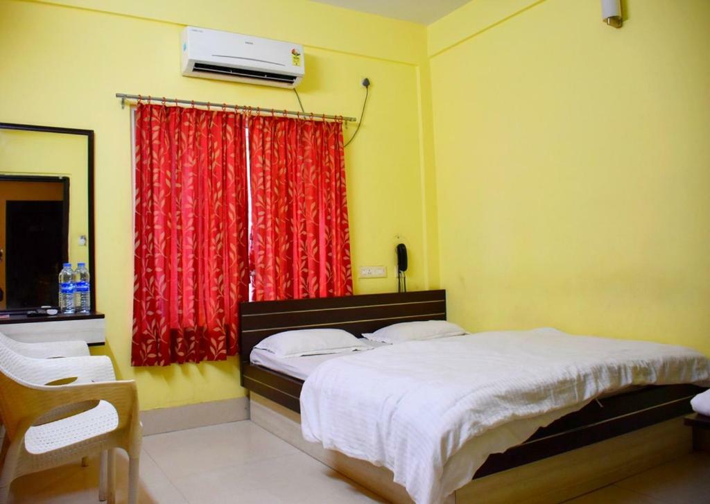 Capital O Kabita Guest House Near Acropolis Mall Колката Екстериор снимка