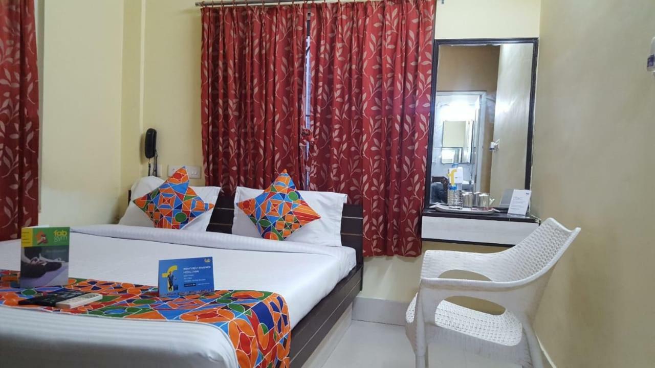 Capital O Kabita Guest House Near Acropolis Mall Колката Екстериор снимка