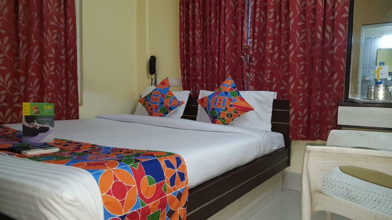 Capital O Kabita Guest House Near Acropolis Mall Колката Екстериор снимка